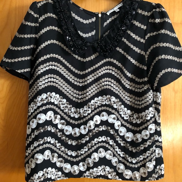 T-shirt with pearl design and embellished collar - Picture 2 of 3